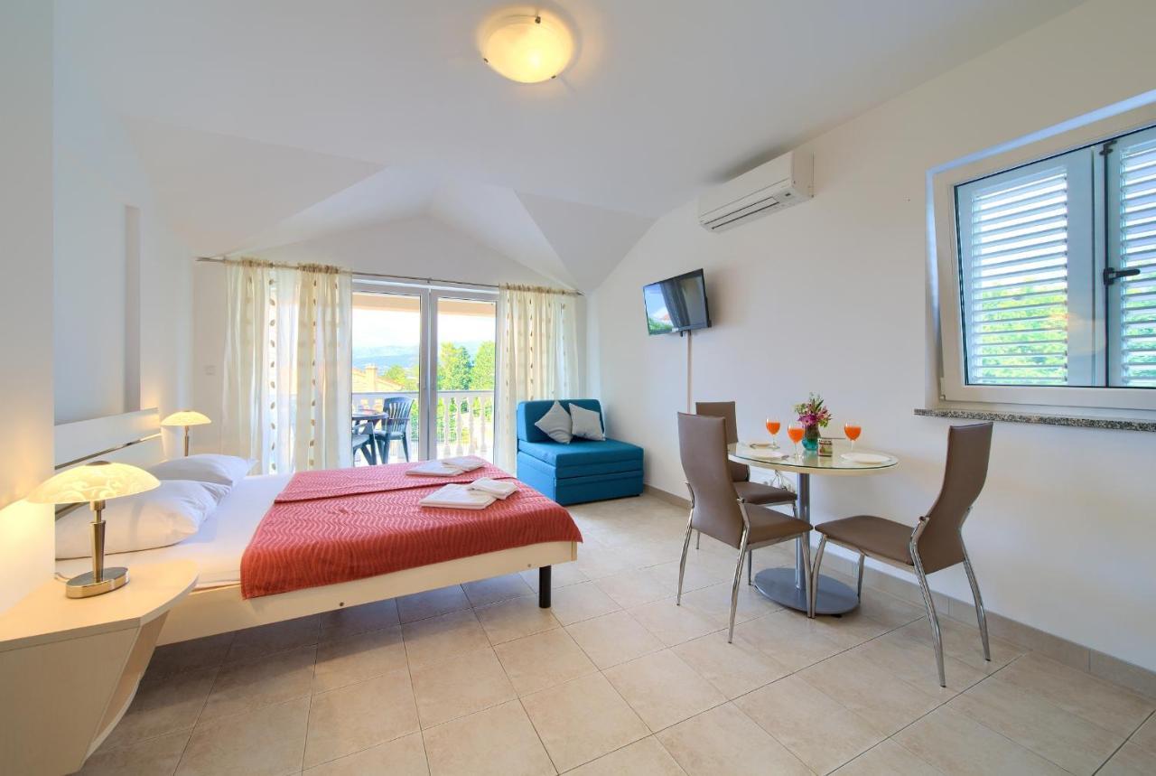 Apartments Ivica Krk Island シロ エクステリア 写真